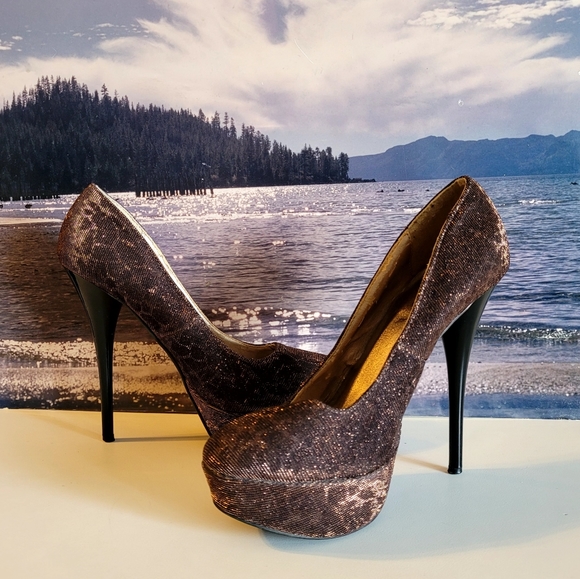 Charlotte Russe Platform Heels - Picture 2 of 15